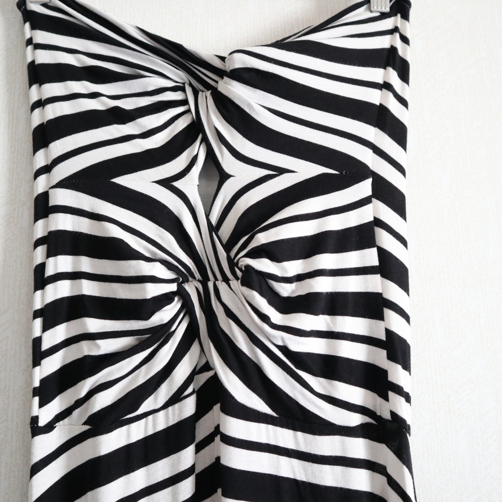 FELICITY and Cocoa Black and White Stripped Dress. - Picture 11 of 16